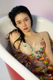 尸油刺青女孩感染